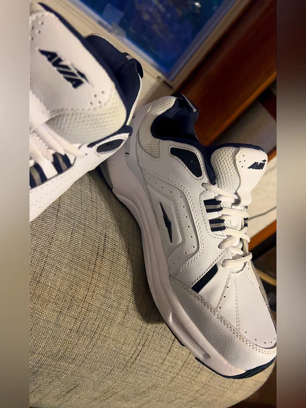 Avia Men’s Athletic Sneakers – White & Navy – Size 9.5